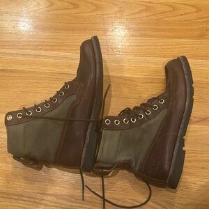 Timberland Men’s size 9 - pre-owned.